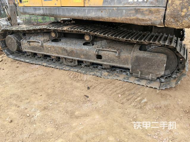 左側(cè)履帶整體?（行走機(jī)構(gòu)）