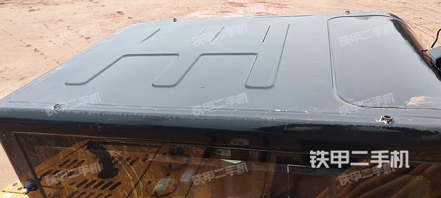 驾驶室顶部（整机外观）