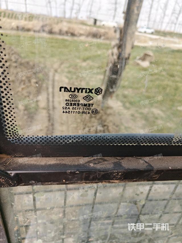 后窗玻璃角標（駕駛室部分）