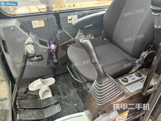 驾驶室整体（整机外观）