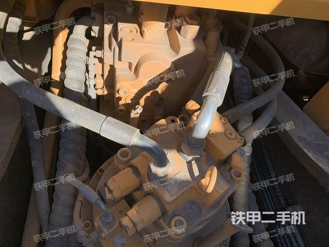 回轉(zhuǎn)馬達和主控閥（整機外觀）