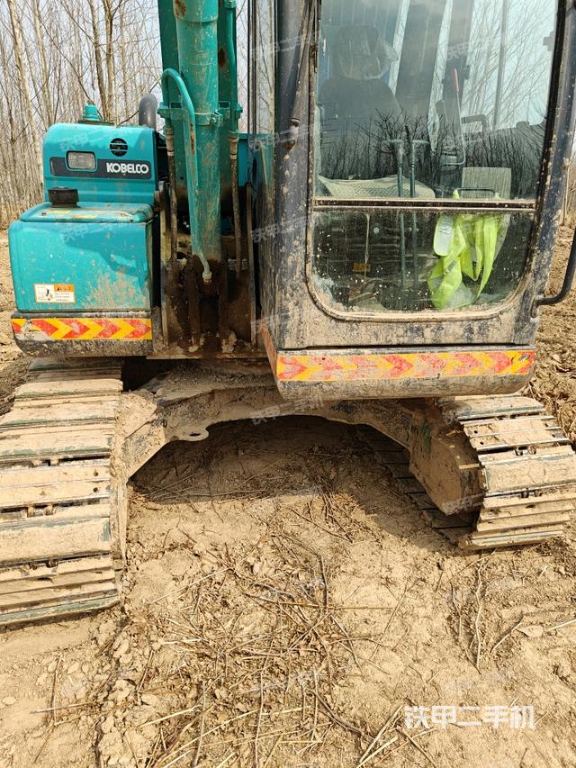 轉(zhuǎn)盤和下車架正前（工作和回轉(zhuǎn)裝置）