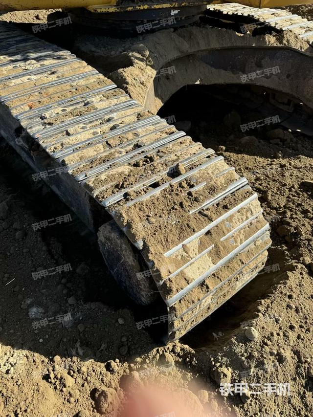 單側(cè)履帶整體（整機(jī)外觀）