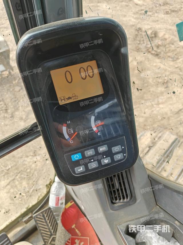 ?駕駛室正側(cè)（駕駛室部分）