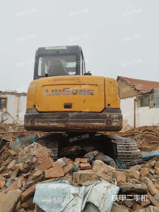 驾驶室顶部（整机外观）