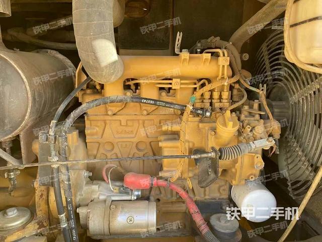 發(fā)動機整體俯視(整機外觀) 發(fā)動機整體俯視(整機外觀)