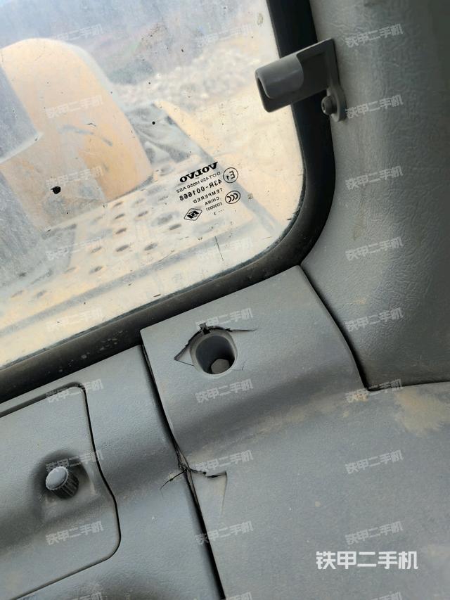 后窗玻璃角標(biāo)（駕駛室部分）