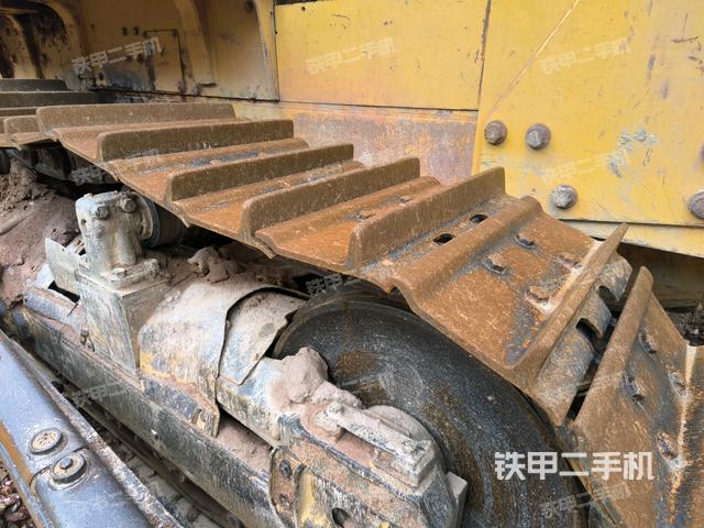 右驅(qū)動(dòng)輪(推土機(jī)底盤及工作裝置) 右驅(qū)動(dòng)輪(推土機(jī)底盤及工作裝置)