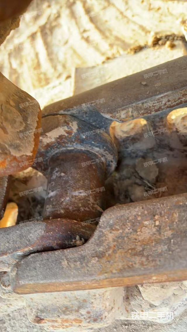 右側(cè)履帶整體（行走機構(gòu)）