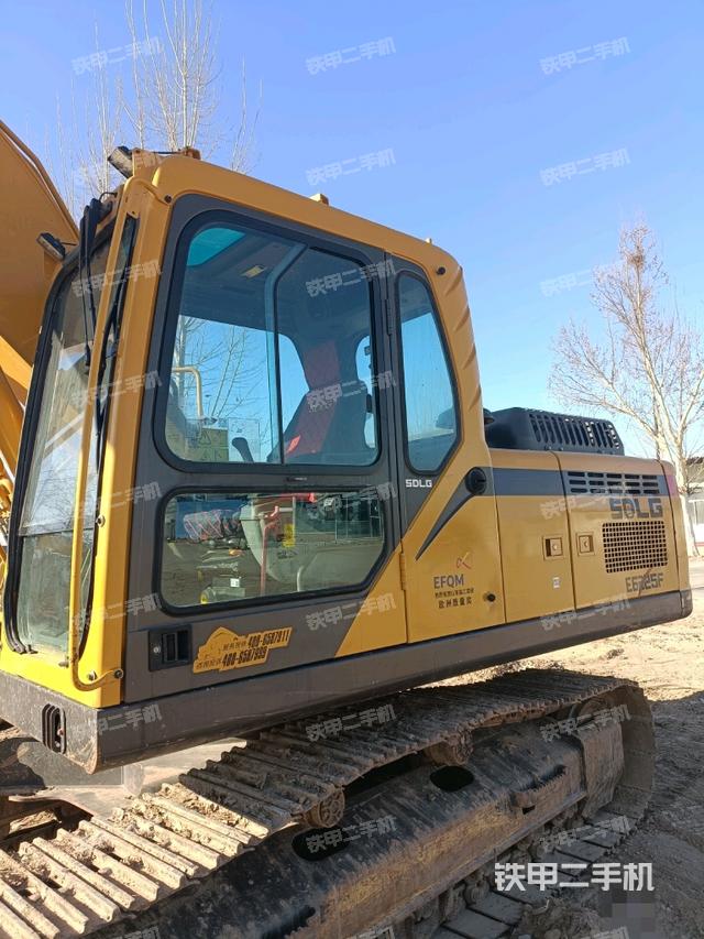 駕駛室整體（整機外觀）