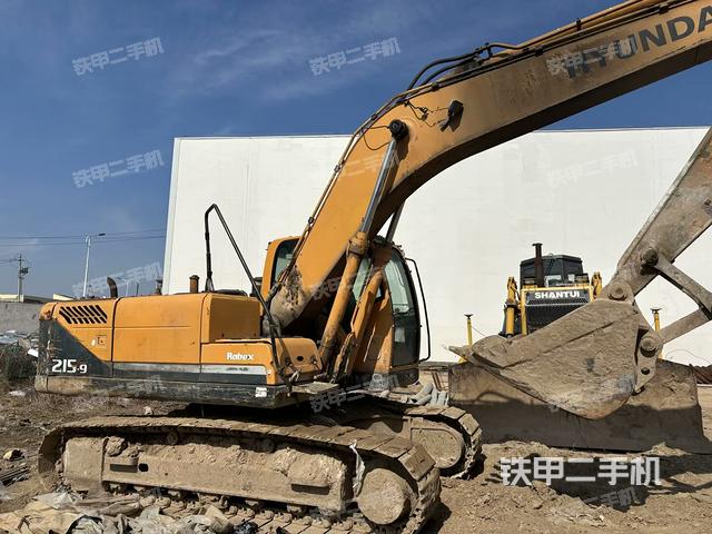 右側(cè)行走馬達蓋板(行走機構(gòu)) 右側(cè)行走馬達蓋板(行走機構(gòu))