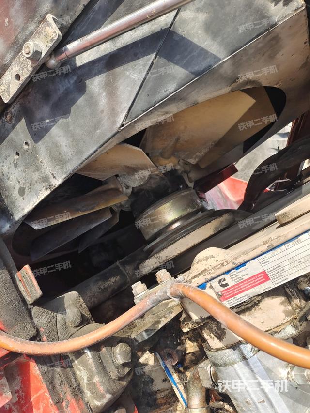 風(fēng)扇及皮帶（壓路機(jī)發(fā)動(dòng)機(jī)艙）