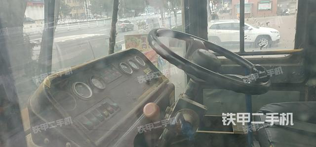 駕駛室工作臺(整機外觀及大件) 駕駛室工作臺(整機外觀及大件)