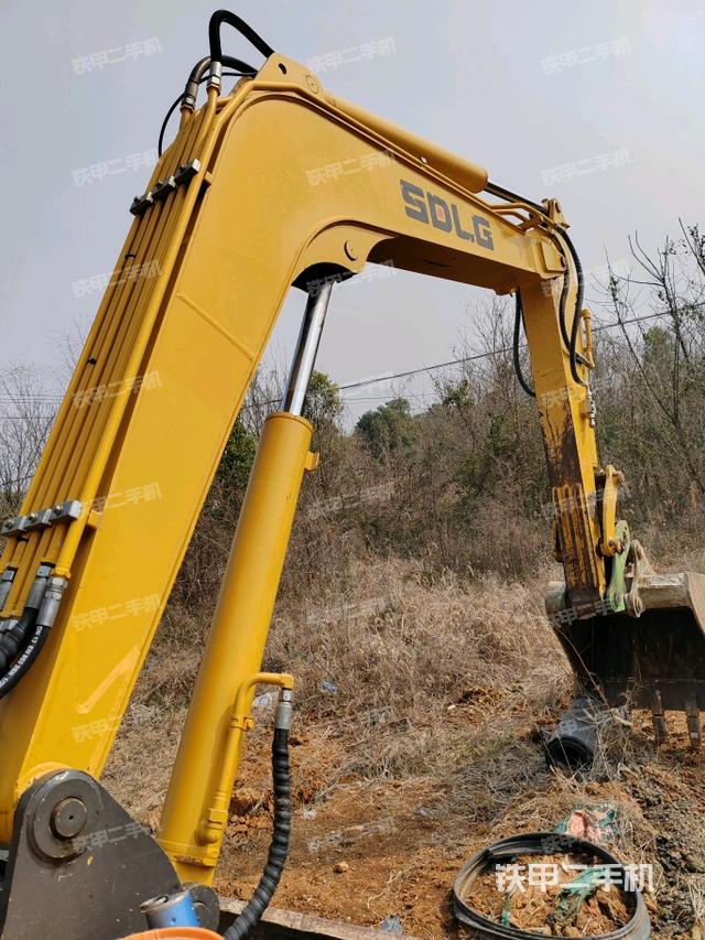 大臂背部俯視（工作和回轉裝置）