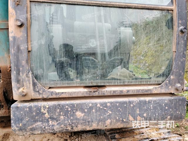 转盘和下车架正前（工作和回转装置）