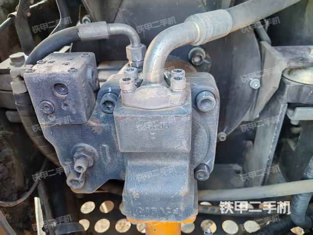 液壓泵艙室正面整體（整機(jī)外觀）