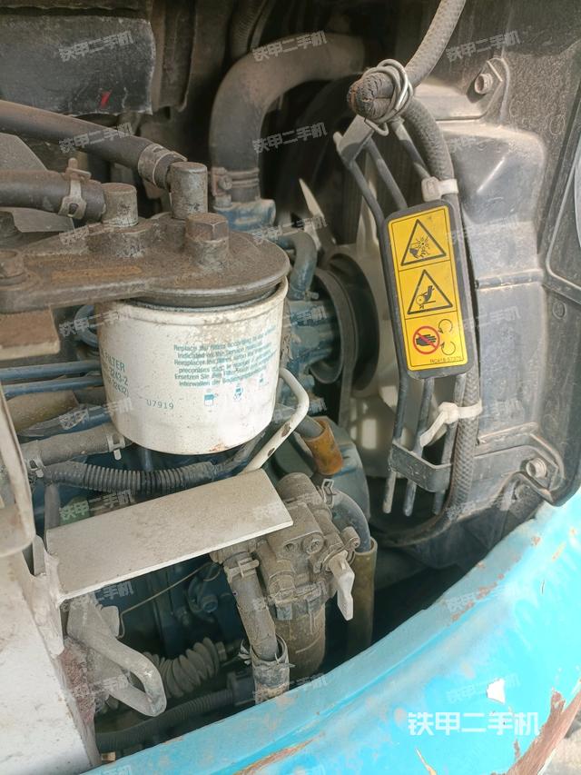 發(fā)動(dòng)機(jī)室（上車部件）