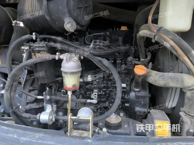 發(fā)動(dòng)機(jī)室（上車部件）
