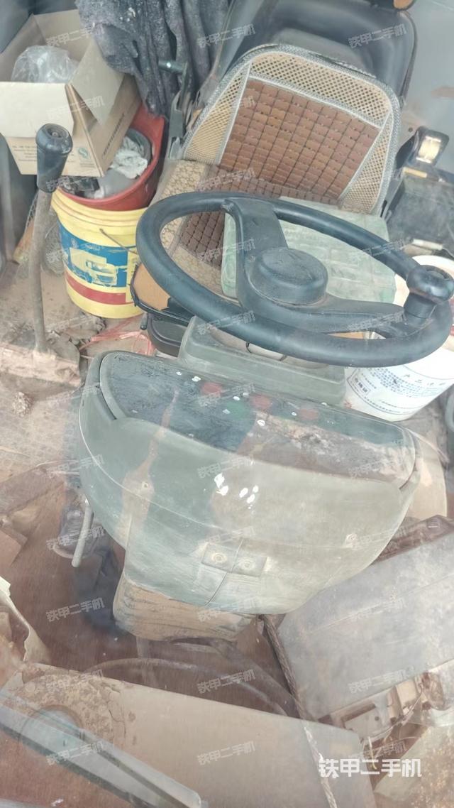 驾驶室操作台（设备外观及核心部件）