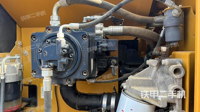 液壓泵斜45?右（大件艙室）