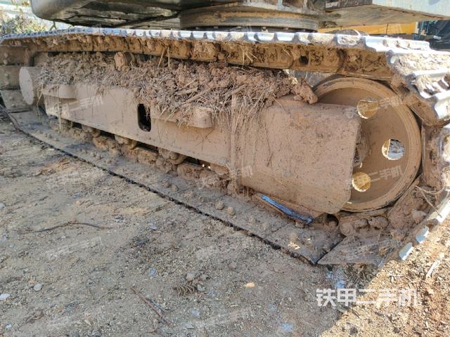 右側(cè)履帶整體?(行走機(jī)構(gòu)) 右側(cè)履帶整體?(行走機(jī)構(gòu))