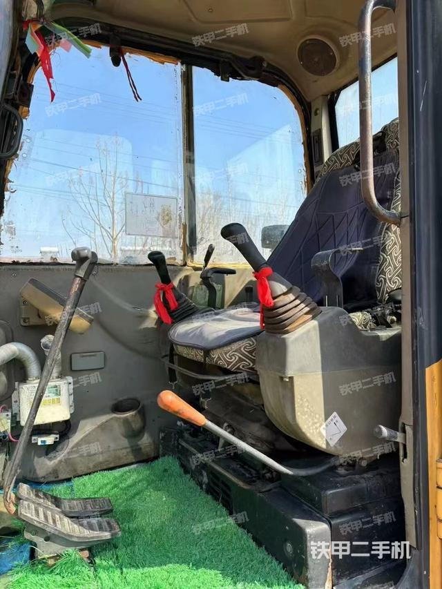 駕駛室頂部（整機(jī)外觀）