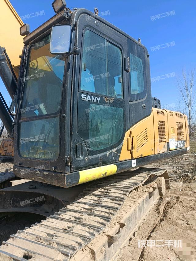 駕駛室整體（整機(jī)外觀(guān)）