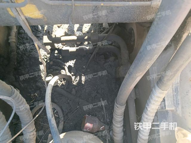中央回轉接頭特寫(上車部件) 中央回轉接頭特寫(上車部件)