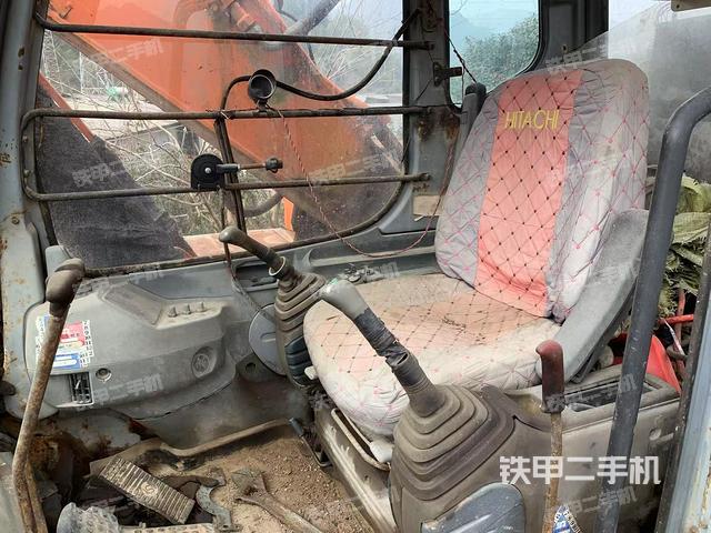 駕駛室整體（整機(jī)外觀）