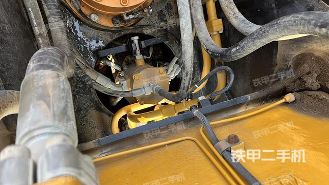 中央回轉(zhuǎn)接頭特寫（上車部件）