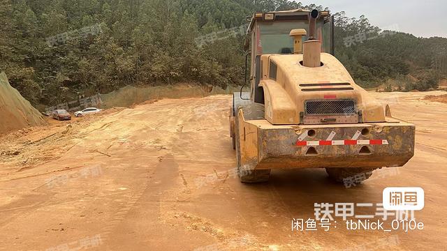 整机左侧（设备外观及核心部件）