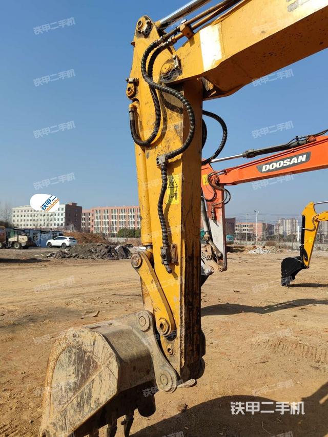 小臂整體左后(工作和回轉(zhuǎn)裝置) 小臂整體左后(工作和回轉(zhuǎn)裝置)