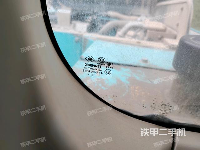 后窗玻璃角标（驾驶室部分）