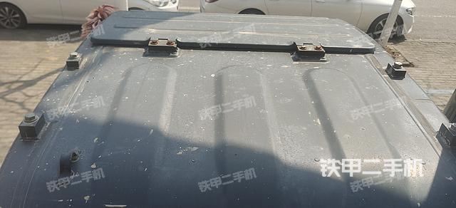 驾驶室顶部（整机外观）