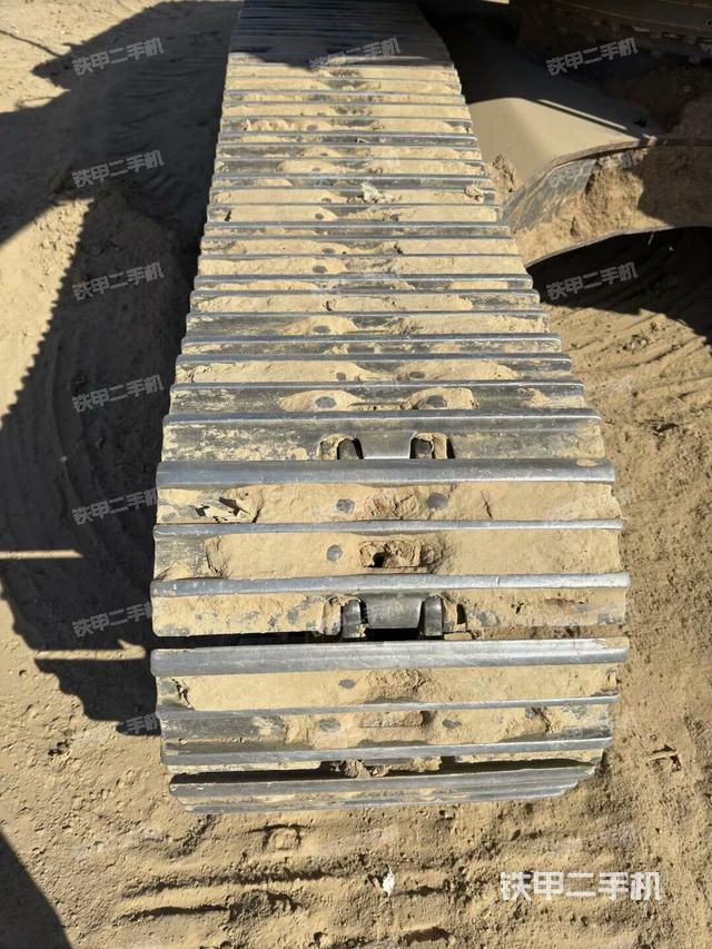 單側履帶整體（整機外觀）