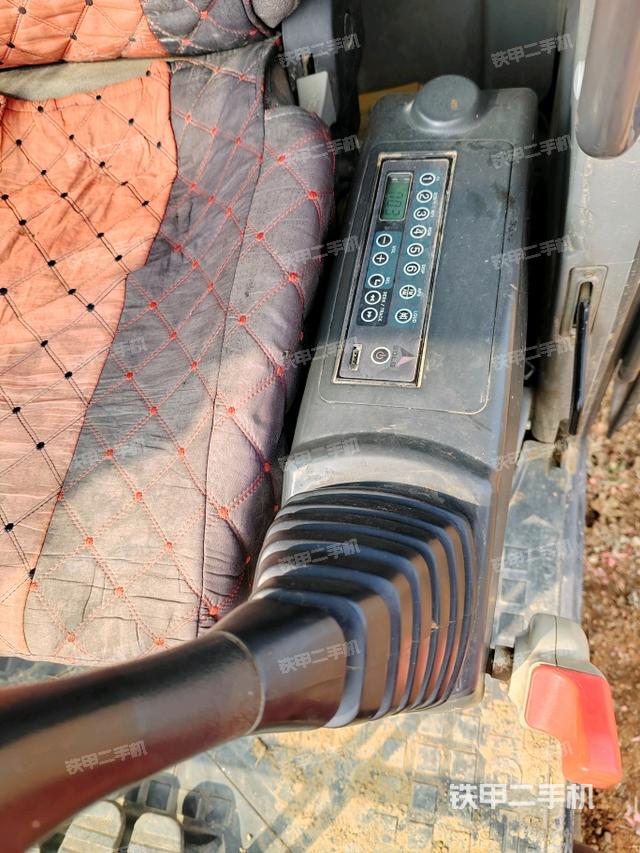 座椅左側控制臺/音響/含左手柄（駕駛室部分）