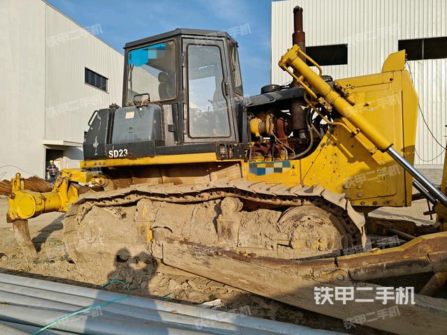 右前45°（推土機整車外觀）