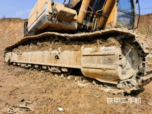 左側履帶整體?(行走機構) 左側履帶整體?(行走機構)