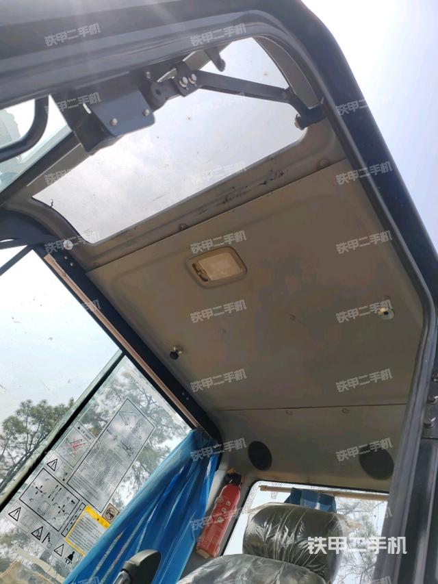 頂棚整體(駕駛室部分) 頂棚整體(駕駛室部分)