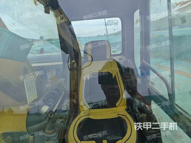 驾驶室整体（整机外观）