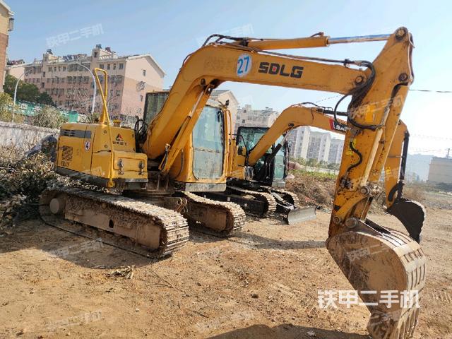 右前45(整機(jī)外觀) 右前45(整機(jī)外觀)