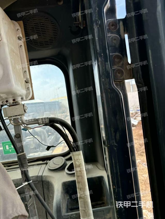 座椅后部(駕駛室部分) 座椅后部(駕駛室部分)