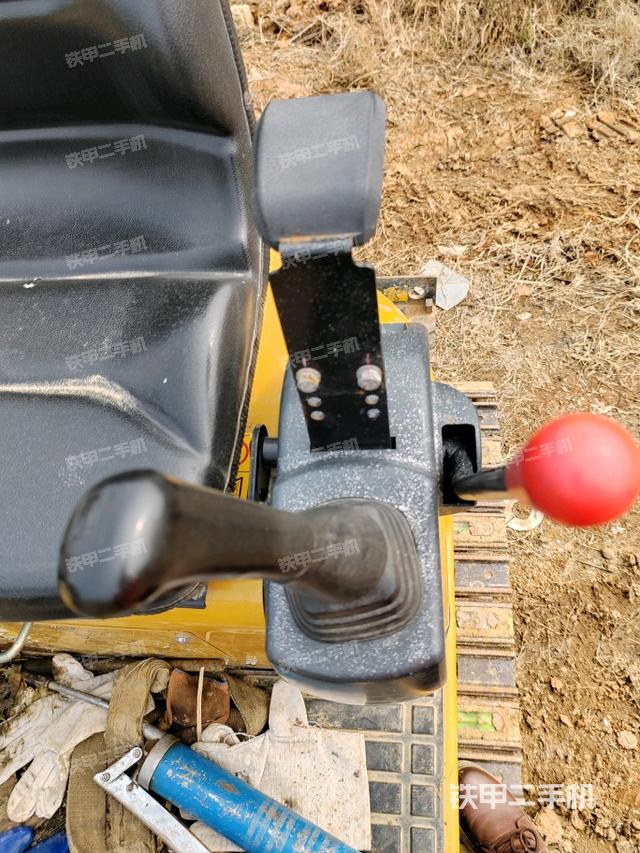 座椅左側控制臺/音響/含左手柄（駕駛室部分）