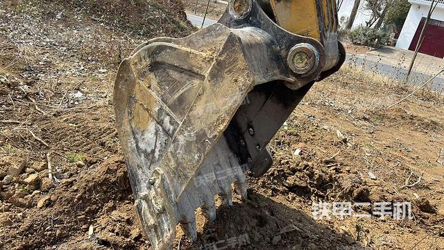 鏟斗右后整體（工作和回轉(zhuǎn)裝置）