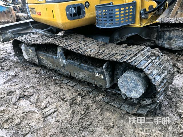 右側(cè)履帶整體?（行走機(jī)構(gòu)）