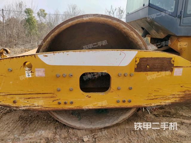 前車架正左側(cè)（壓路機(jī)前后車架）