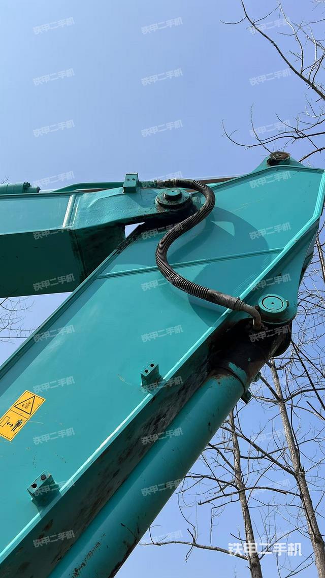 小臂整體右前(工作和回轉(zhuǎn)裝置) 小臂整體右前(工作和回轉(zhuǎn)裝置)