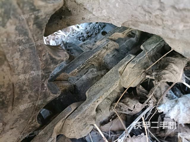 左側行走馬達蓋板（行走機構）