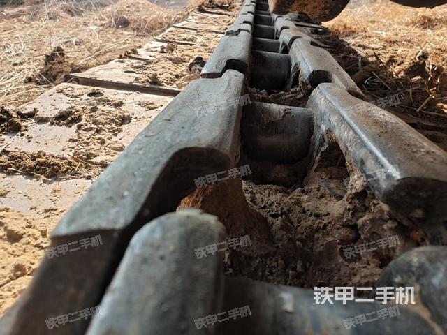 单侧履带整体（整机外观）