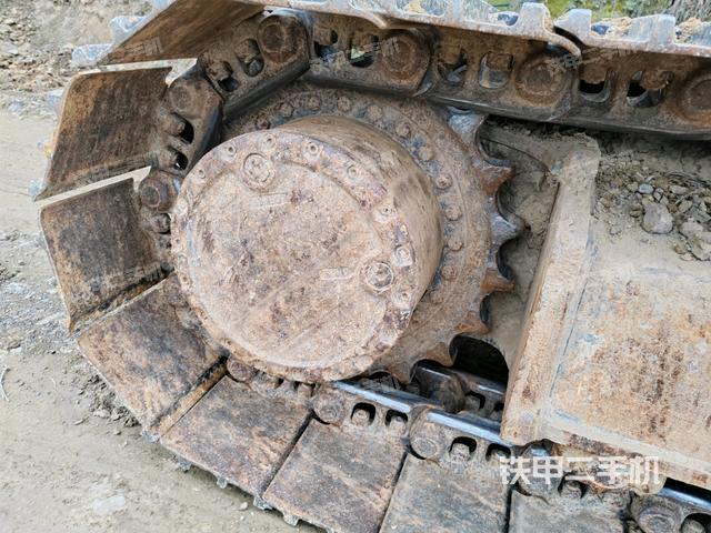 右驱动轮（行走机构）